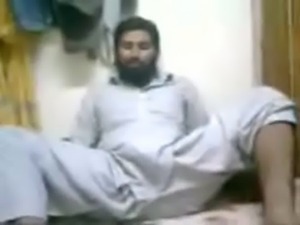 Huge Pakistani cock dancing in salwar free