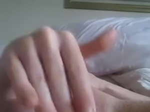 Rubbing her clit makes her pussy squirt