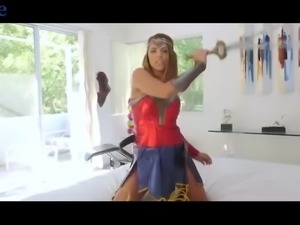 Wonder Woman Adriana Chechik sucks big pipe in hot cosplay vid