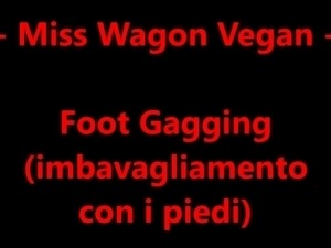 Miss Wagon Vegan - Foot Gagging (imbavagliamento con il pied