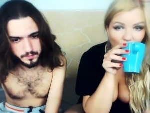 amateur ilikefacial flashing boobs on live webcam