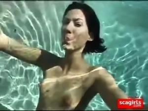sex underwater 3 some!