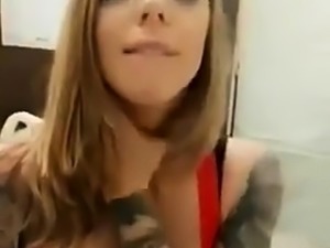 babe goodgirlterra flashing boobs on live webcam