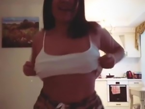 Sexy Thick Uzbek Slut Dancing