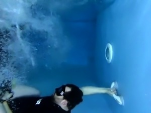 Underwater affair ends with slutty milf giving wet blowjob