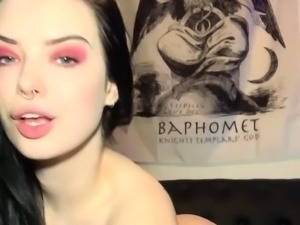 Amateur webcam babe dildo masturbation